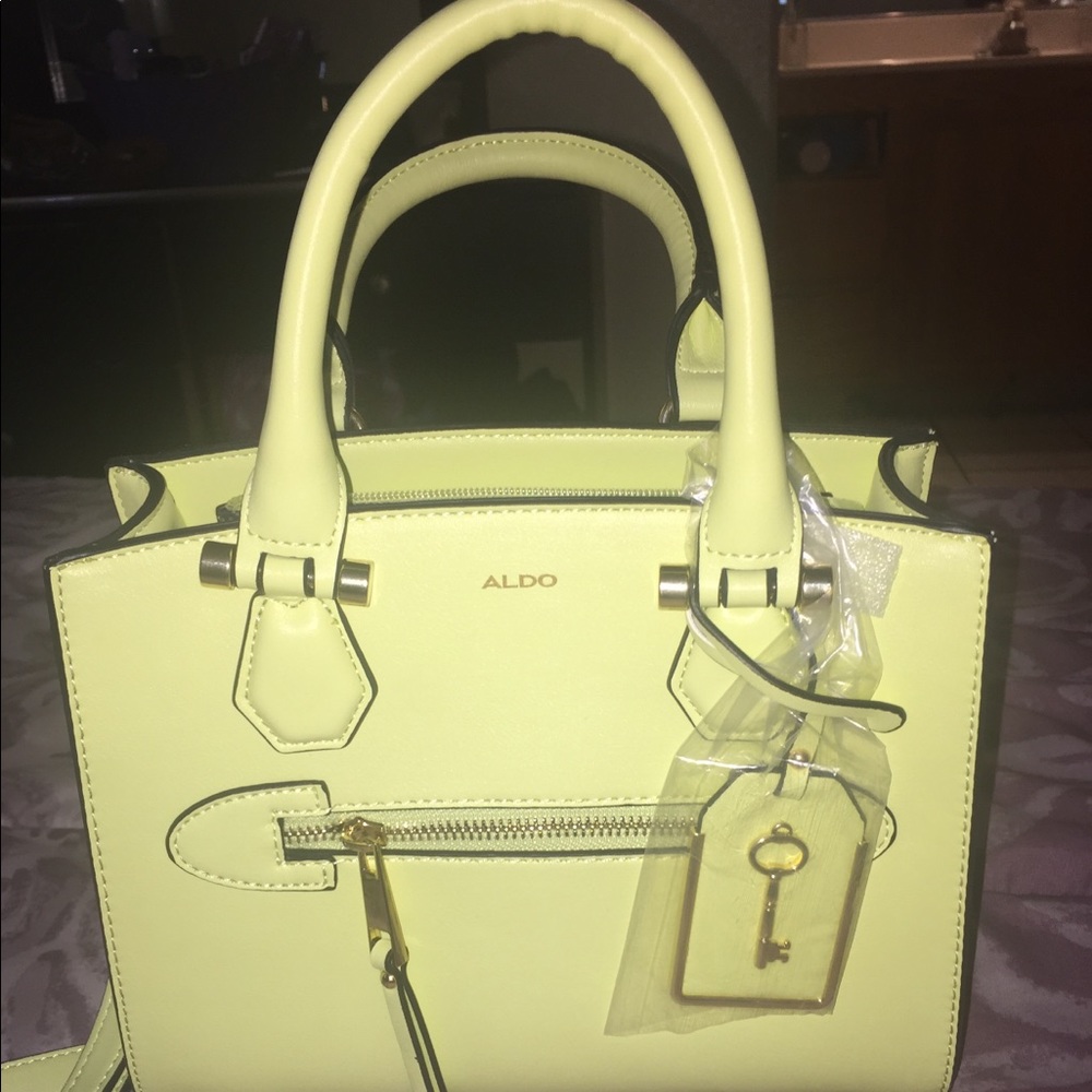 😍😍😍Aldo pretty light green handbag 👜